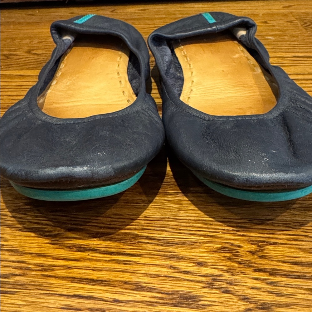 Tieks Navy and Teal Women's Flats - Removing 5/8 - Picture 8 of 8
